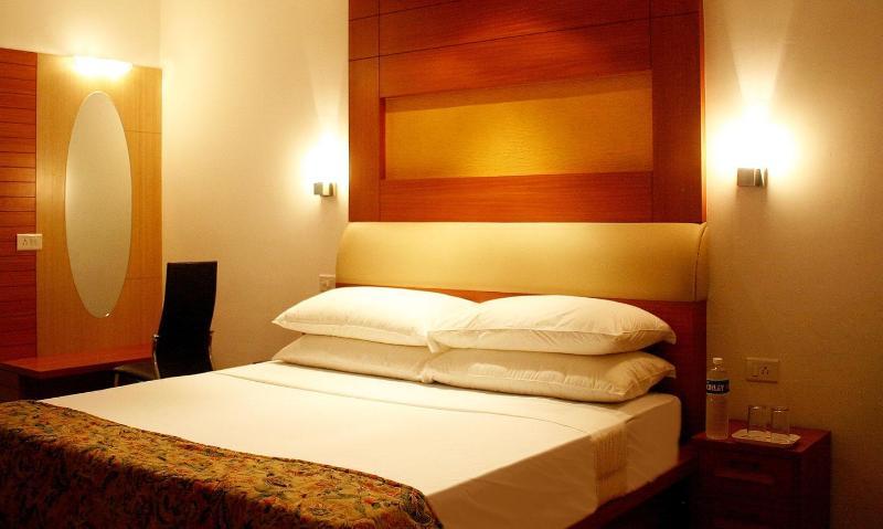 Hotel Riverside Resort And Spa Kumbakonam Eksteriør bilde