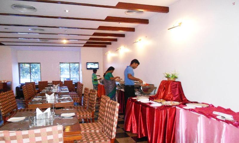 Hotel Riverside Resort And Spa Kumbakonam Eksteriør bilde